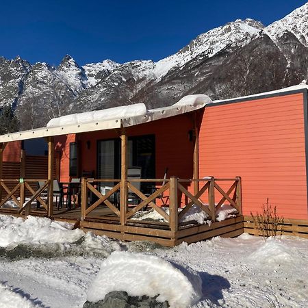 Camping Rcn Belledonne Le Bourg-dʼOisans Exteriér fotografie