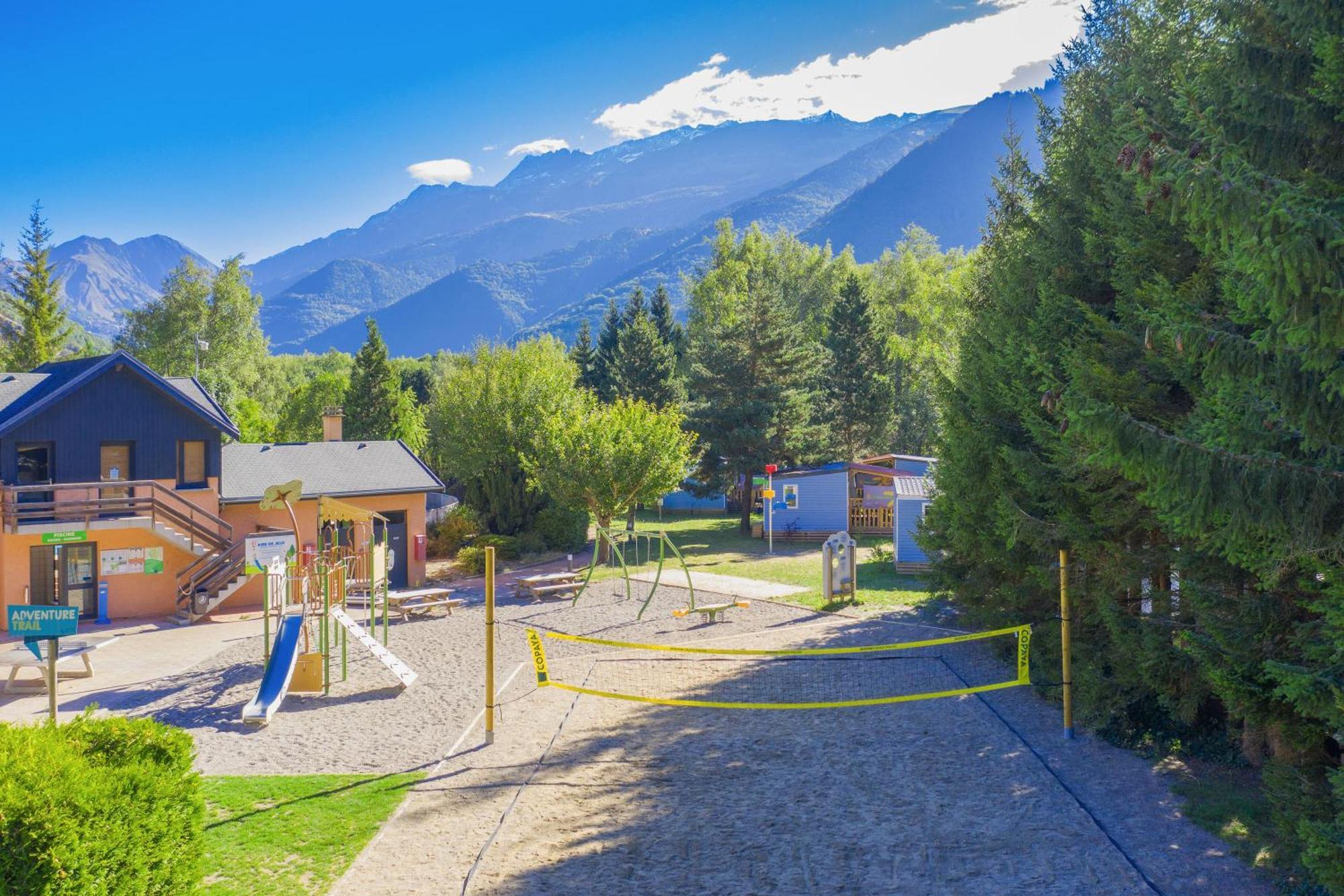 Camping Rcn Belledonne Le Bourg-dʼOisans Exteriér fotografie