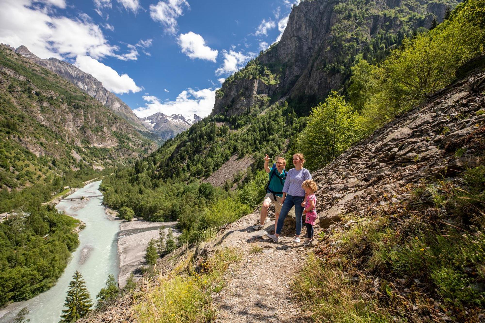 Camping Rcn Belledonne Le Bourg-dʼOisans Exteriér fotografie