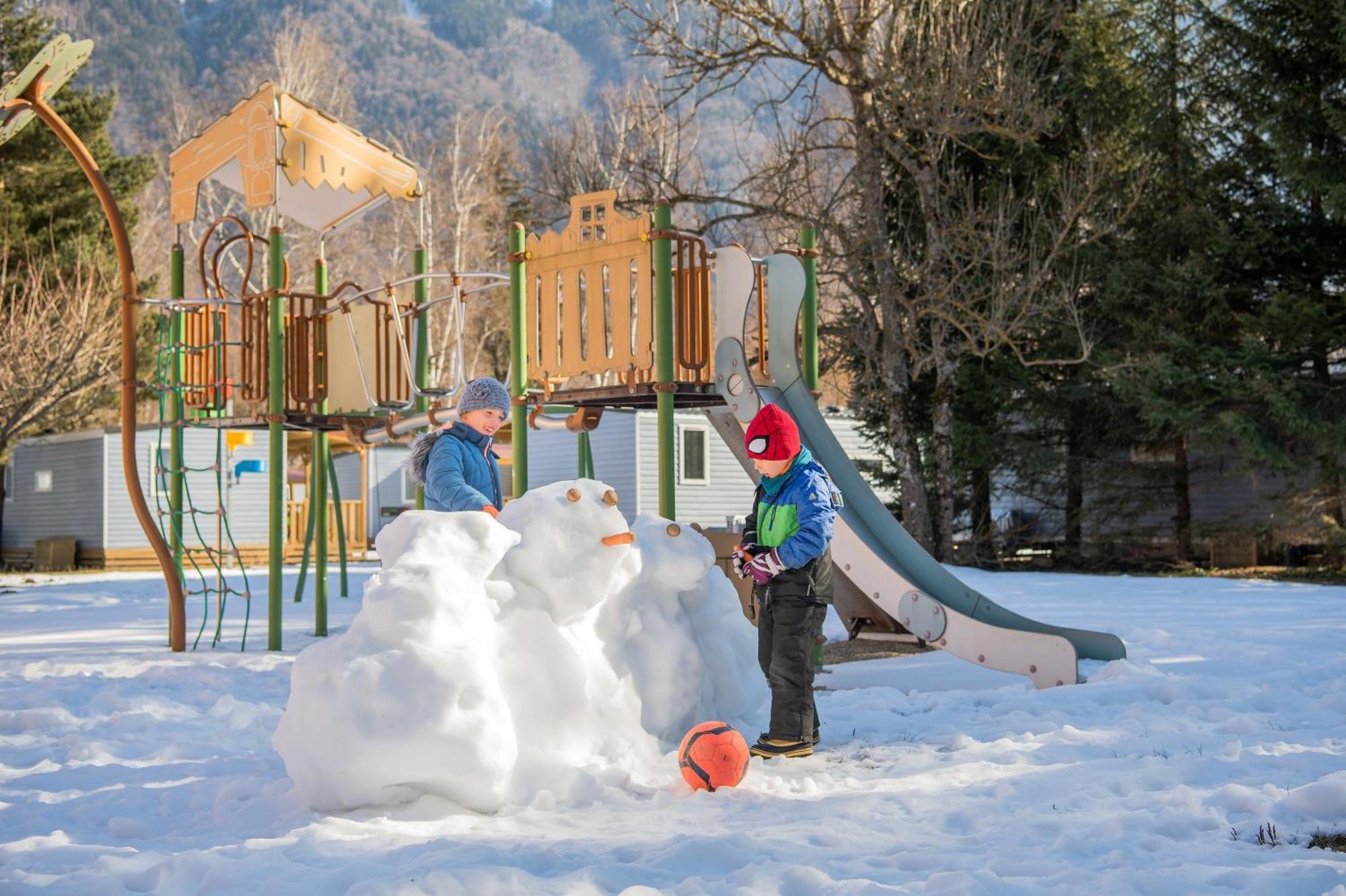 Camping Rcn Belledonne Le Bourg-dʼOisans Exteriér fotografie