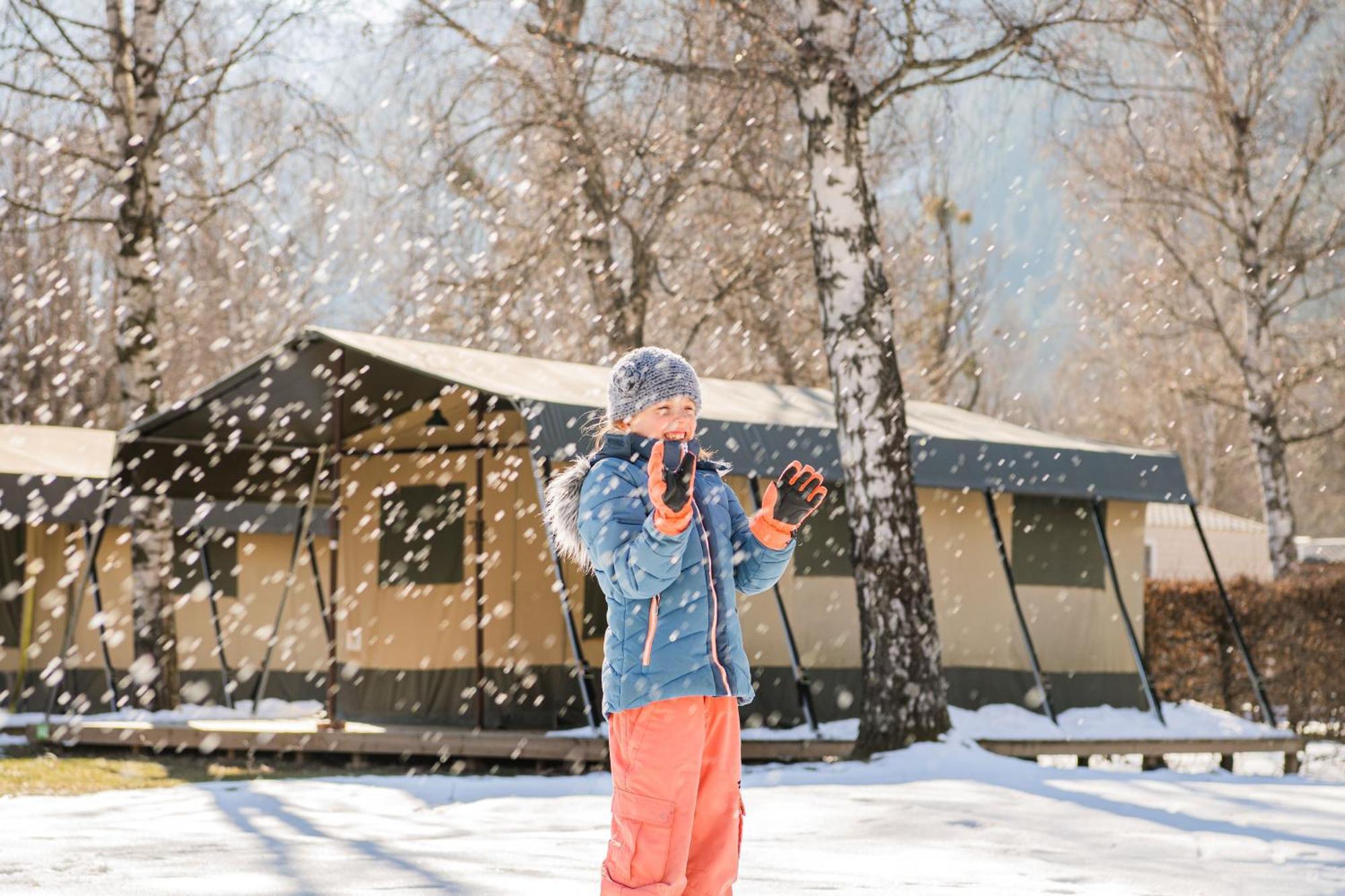 Camping Rcn Belledonne Le Bourg-dʼOisans Exteriér fotografie