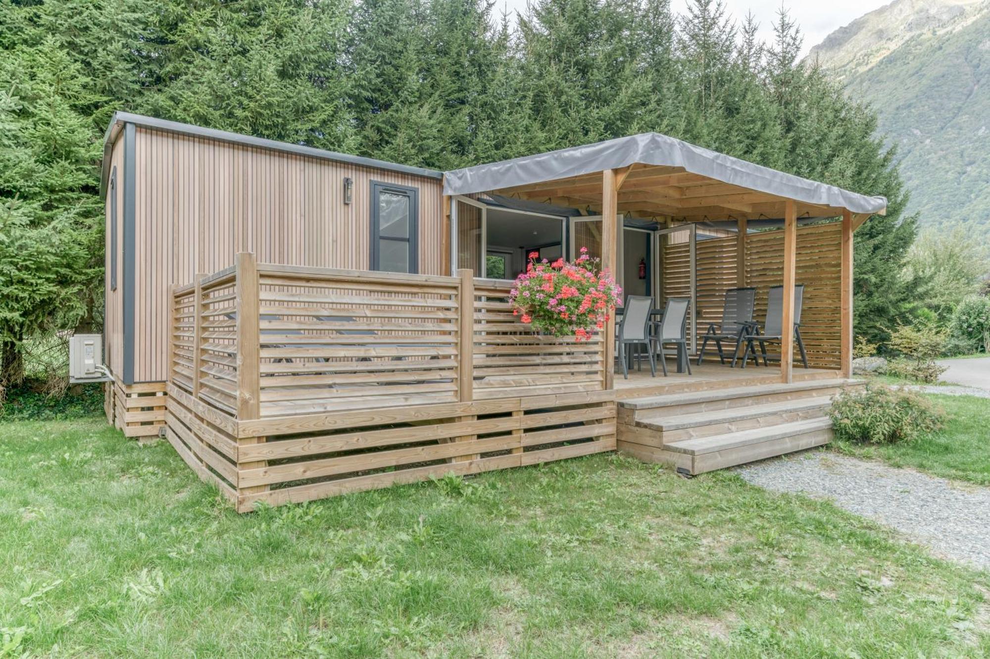 Camping Rcn Belledonne Le Bourg-dʼOisans Exteriér fotografie