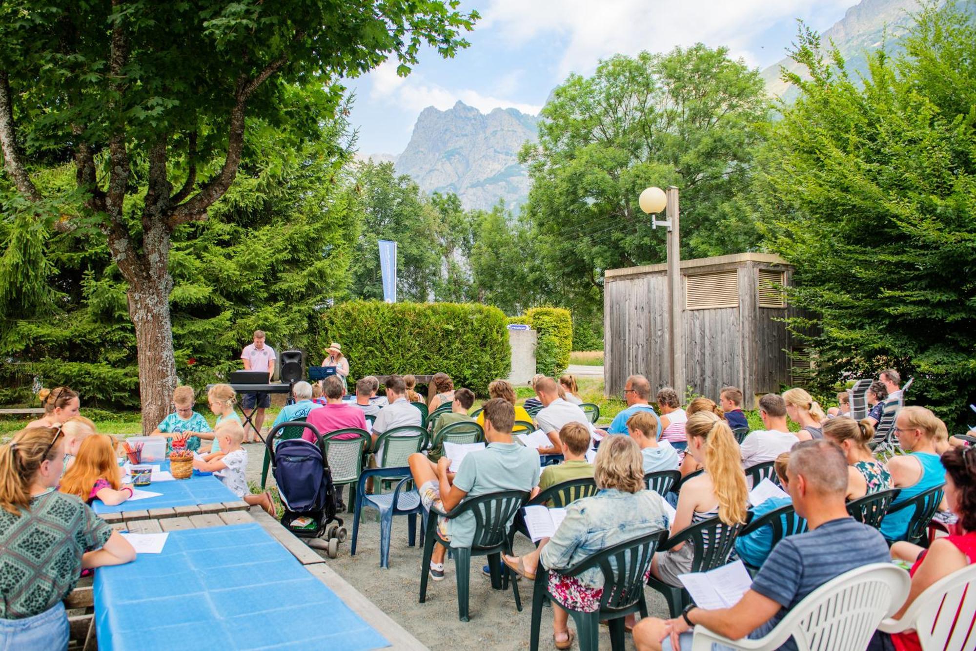 Camping Rcn Belledonne Le Bourg-dʼOisans Exteriér fotografie