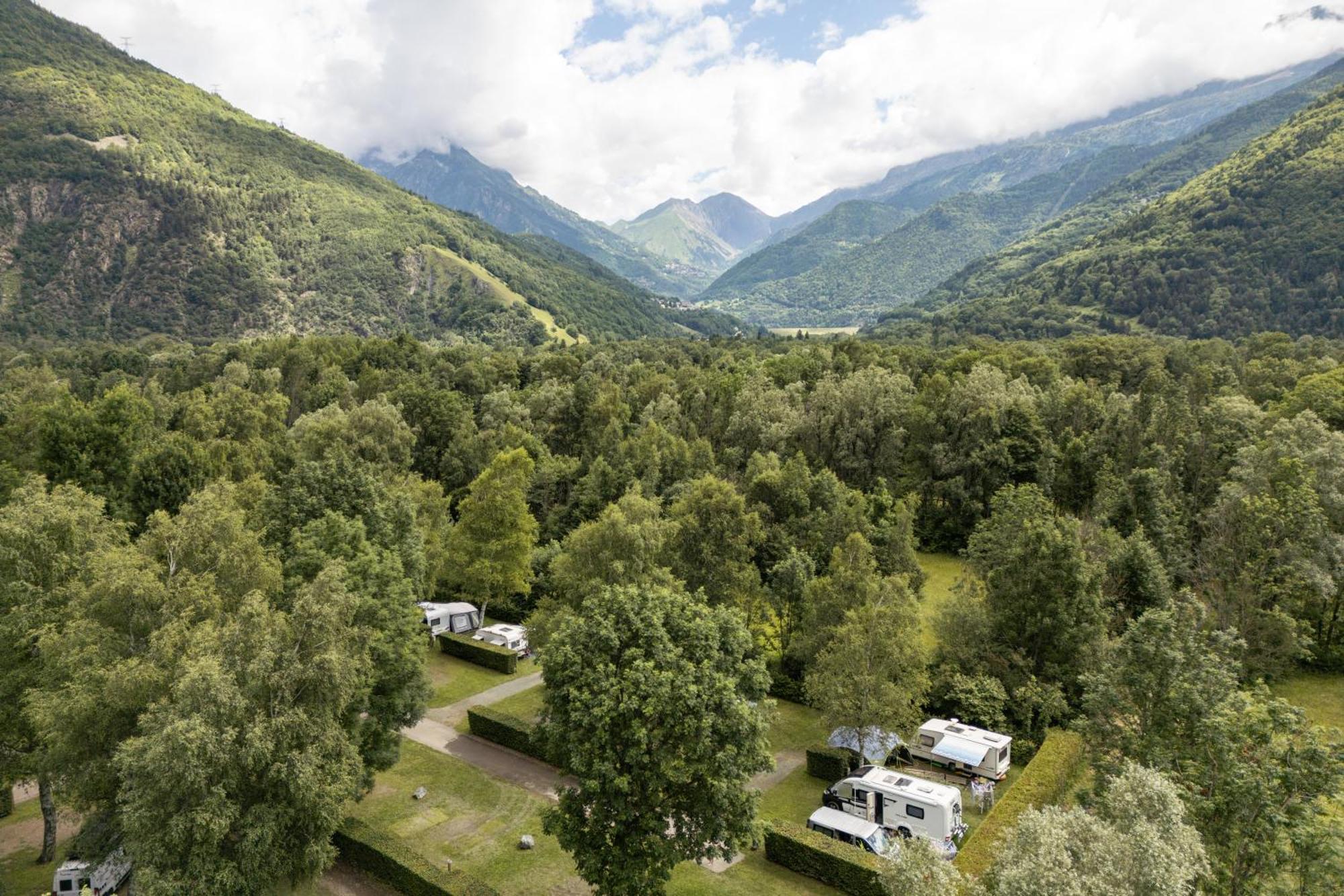 Camping Rcn Belledonne Le Bourg-dʼOisans Exteriér fotografie