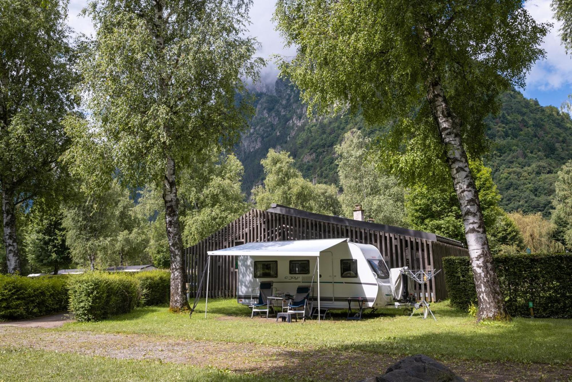 Camping Rcn Belledonne Le Bourg-dʼOisans Exteriér fotografie