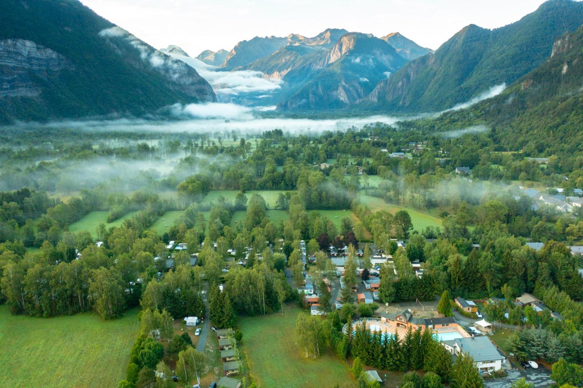 Camping Rcn Belledonne Le Bourg-dʼOisans Exteriér fotografie