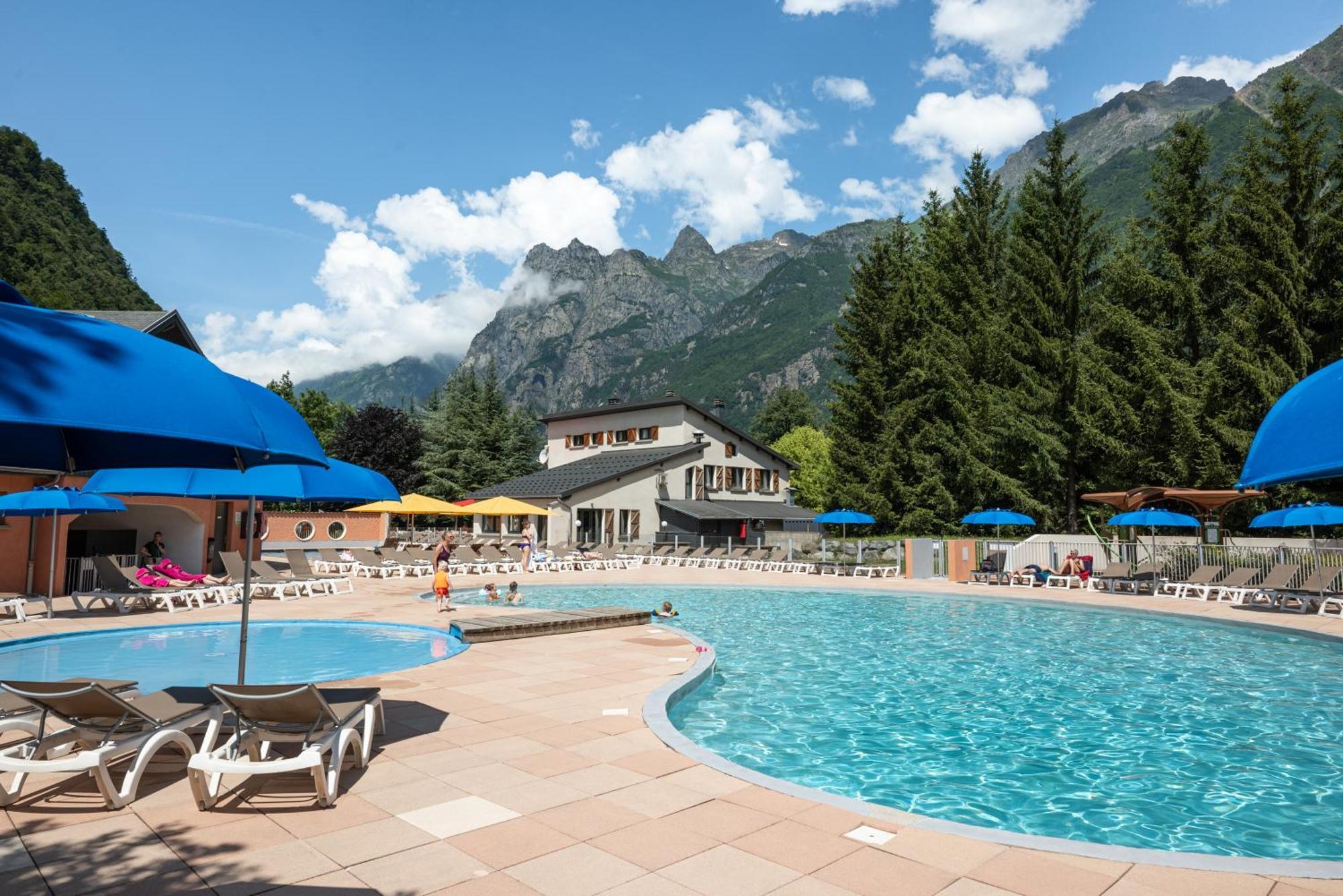 Camping Rcn Belledonne Le Bourg-dʼOisans Exteriér fotografie